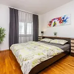 Apartment Modernes In Traumlage Nur 70 Meter Zum Mit Parkplatz, Meerblick, Hundefreundlich Selce