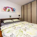 Modernes In Traumlage Nur 70 Meter Zum Mit Parkplatz, Meerblick, Hundefreundlich Apartment *