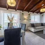 Modernes In Traumlage Nur 70 Meter Zum Mit Parkplatz, Meerblick, Hundefreundlich Apartman