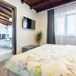 Modernes In Traumlage Nur 70 Meter Zum Mit Parkplatz, Meerblick, Hundefreundlich Apartman Selce
