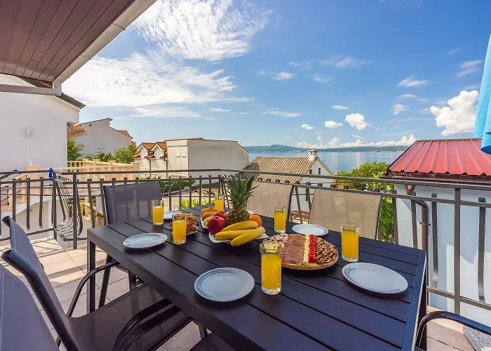 Modernes In Traumlage Nur 70 Meter Zum Mit Parkplatz, Meerblick, Hundefreundlich * Selce