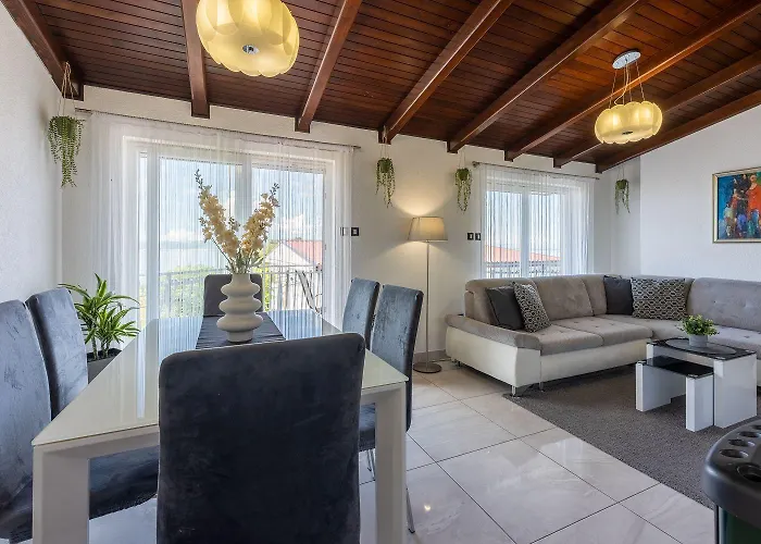 Modernes In Traumlage Nur 70 Meter Zum Mit Parkplatz, Meerblick, Hundefreundlich Appartement