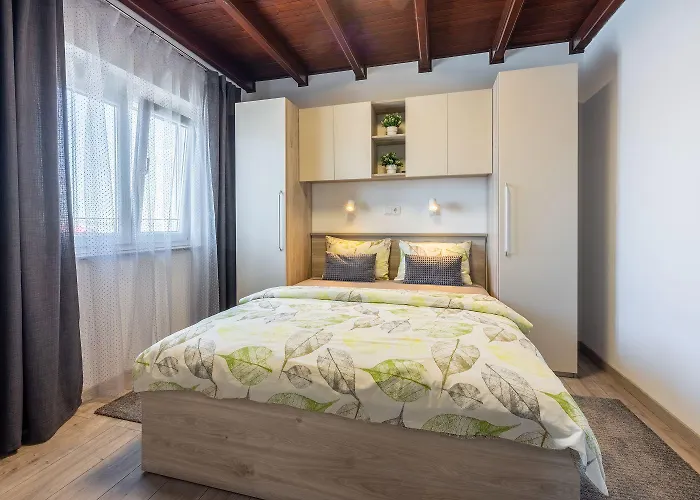 Modernes In Traumlage Nur 70 Meter Zum Mit Parkplatz, Meerblick, Hundefreundlich * Selce